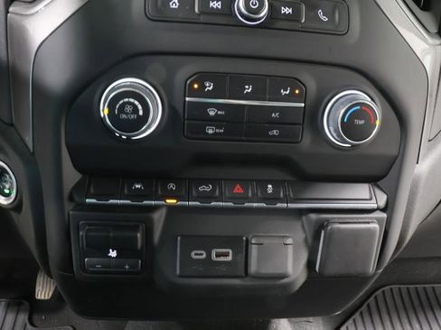 Used 2023 Chevrolet Silverado 1500 Custom image 10