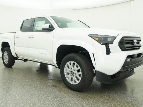 New 2026 Toyota Tacoma SR5 AWD/4WD image 16