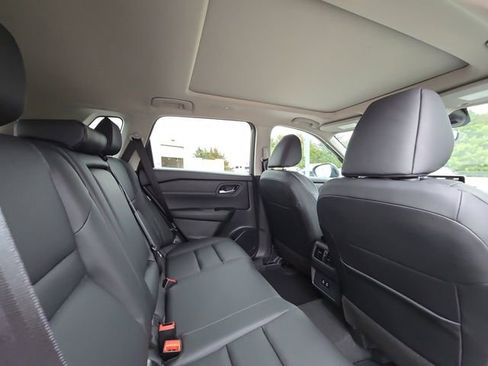 Used 2026 Nissan Rogue SV image 28