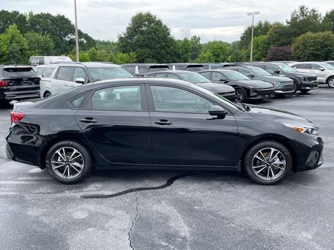 Certified 2024 Kia Forte LXS FWD image 2
