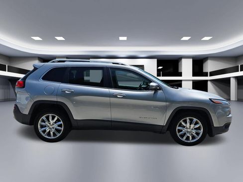 Used 2016 Jeep Cherokee Limited FWD image 7