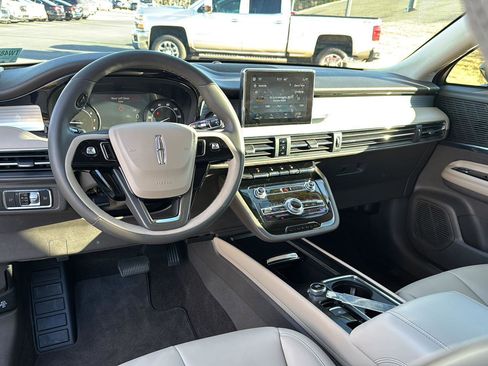 Used 2022 Lincoln Corsair FWD image 16