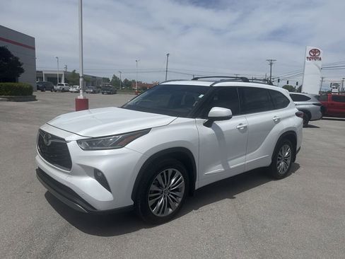 Used 2022 Toyota Highlander Platinum AWD/4WD image 7
