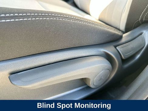 Used 2023 Hyundai Venue SEL image 6