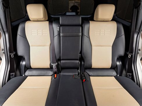 Used 2025 Lexus GX 550 image 35