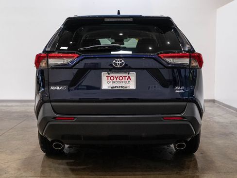 Used 2025 Toyota RAV4 XLE AWD/4WD image 8