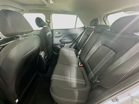 Used 2025 Hyundai Venue SEL FWD image 27