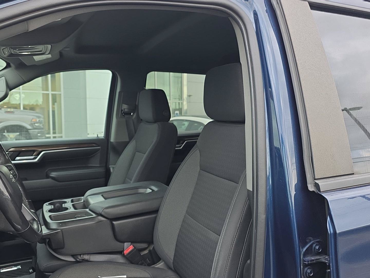 Used 2022 Chevrolet Silverado 1500 RST AWD/4WD image 11