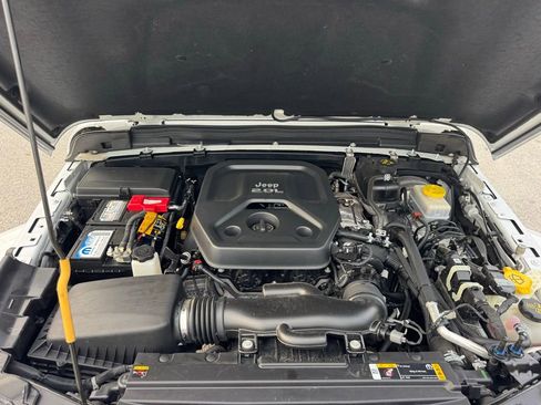 Used 2021 Jeep Wrangler Unlimited Sahara w/ Safety Group image 17