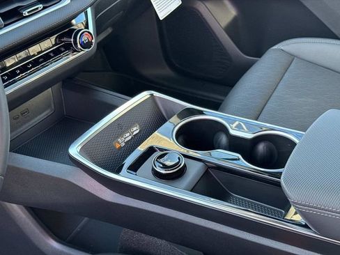 New 2026 Chevrolet Equinox LT w/ Convenience Package II FWD image 28