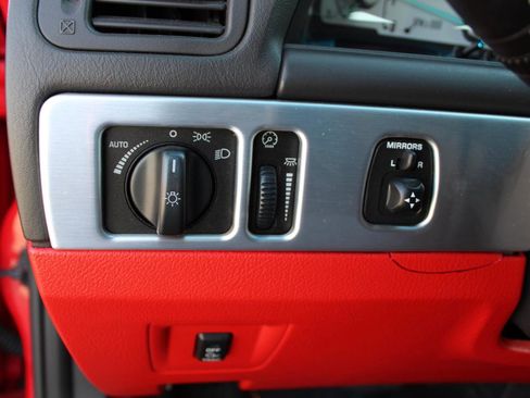 Used 2002 Ford Thunderbird RWD image 40