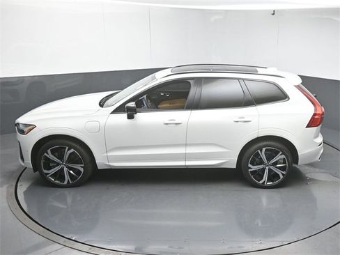 Used 2025 Volvo XC60 T8 Ultra w/ Protection Package Premier image 45