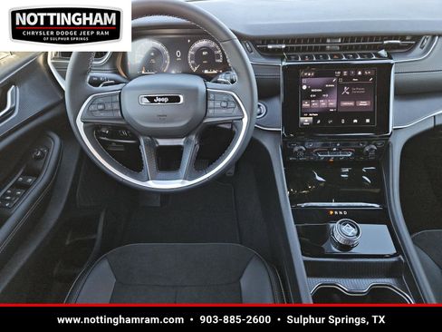 New 2025 Jeep Grand Cherokee Altitude image 7