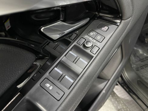 Used 2020 Land Rover Range Rover Evoque SE image 16