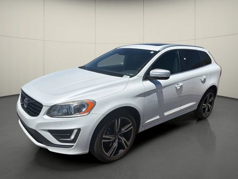 Used 2017 Volvo XC60 T6 R-Design w/ Climate Package AWD/4WD image 3
