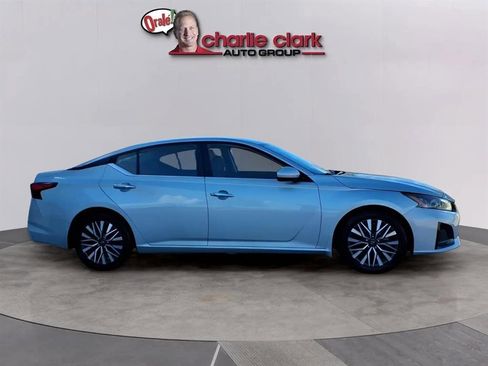 Used 2023 Nissan Altima 2.5 SV image 6