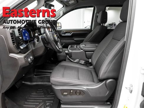 Used 2023 Chevrolet Silverado 1500 LT AWD/4WD image 13