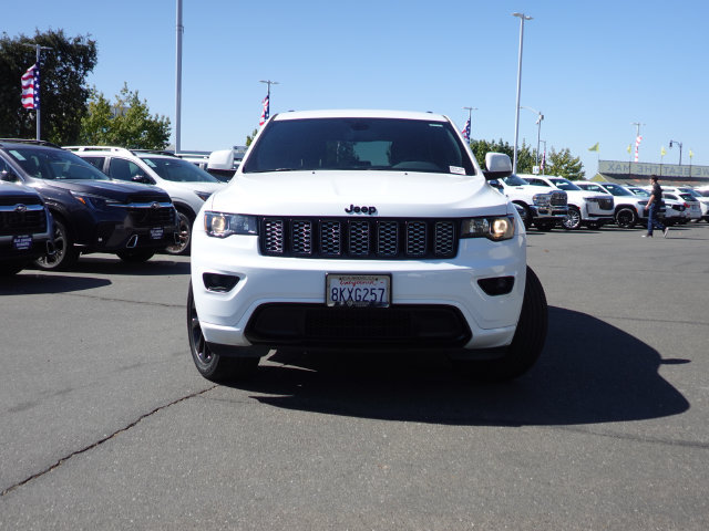 Used 2019 Jeep Grand Cherokee Altitude AWD/4WD image 2