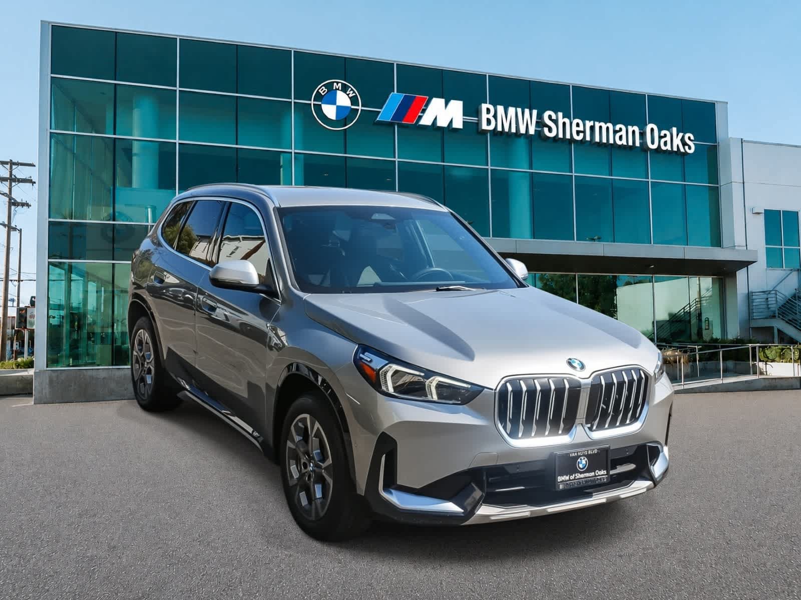 Used 2023 BMW X1 xDrive28i w/ Convenience Package AWD/4WD image 3