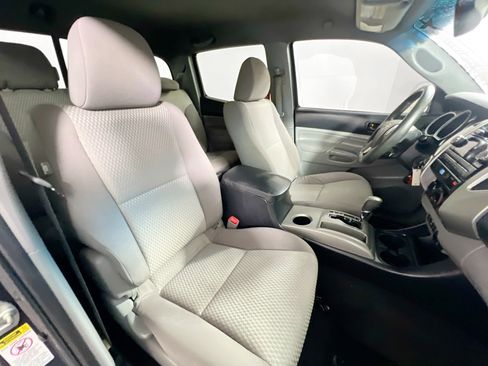 Used 2012 Toyota Tacoma Base image 30