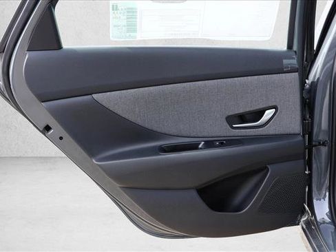 New 2026 Hyundai Elantra Limited FWD image 23