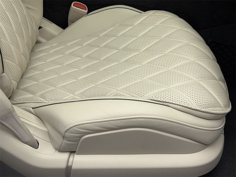 Used 2022 Mercedes-Benz S 500 4MATIC w/ Warmth & Comfort Package image 49