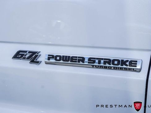 Used 2022 Ford F350 Platinum w/ FX4 Off-Road Package image 4