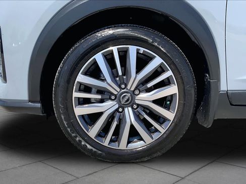 Used 2023 Nissan Kicks SV FWD image 11