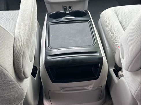 Used 2014 Toyota Sienna LE image 19