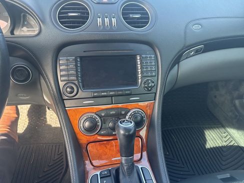Used 2005 Mercedes-Benz SL 500 image 16