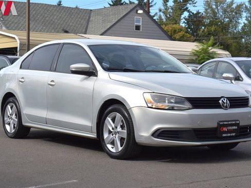 Used 2012 Volkswagen Jetta TDI w/ TDI Appearance Pkg image 1