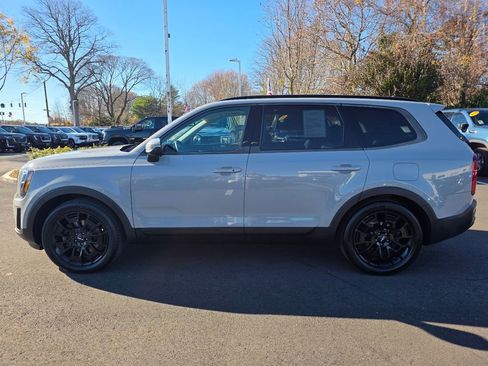 Used 2022 Kia Telluride EX w/ EX Premium Package image 4