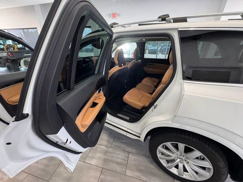 Used 2016 Volvo XC90 T6 Momentum w/ Momentum Plus Package AWD/4WD image 35