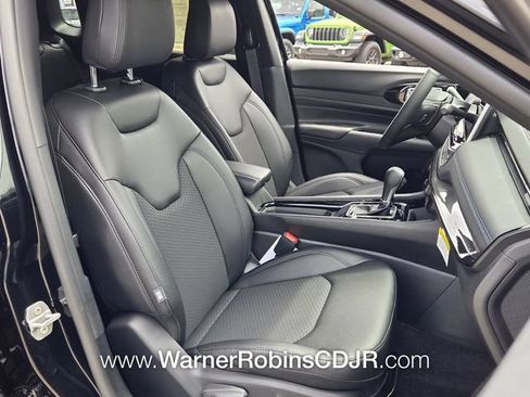 New 2026 Jeep Compass Latitude AWD/4WD image 16
