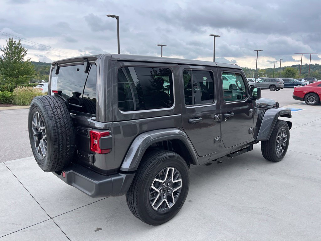 Used 2026 Jeep Wrangler Unlimited Sahara AWD/4WD image 20