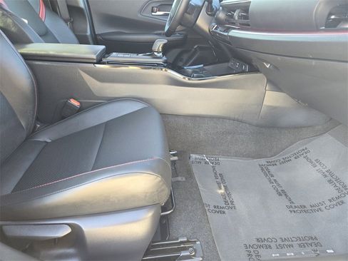 Used 2024 Toyota Prius Prime Premium image 16