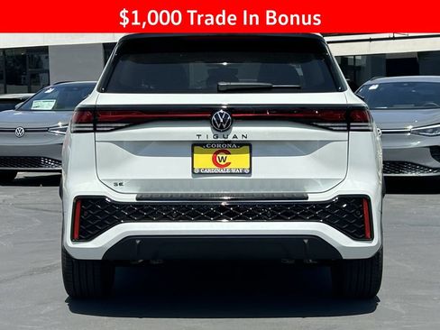 New 2026 Volkswagen Tiguan SE R-Line FWD image 4