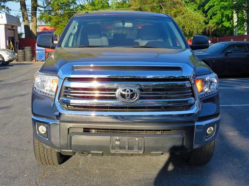 Used 2016 Toyota Tundra SR5 w/ SR5 Upgrade Package AWD/4WD image 4