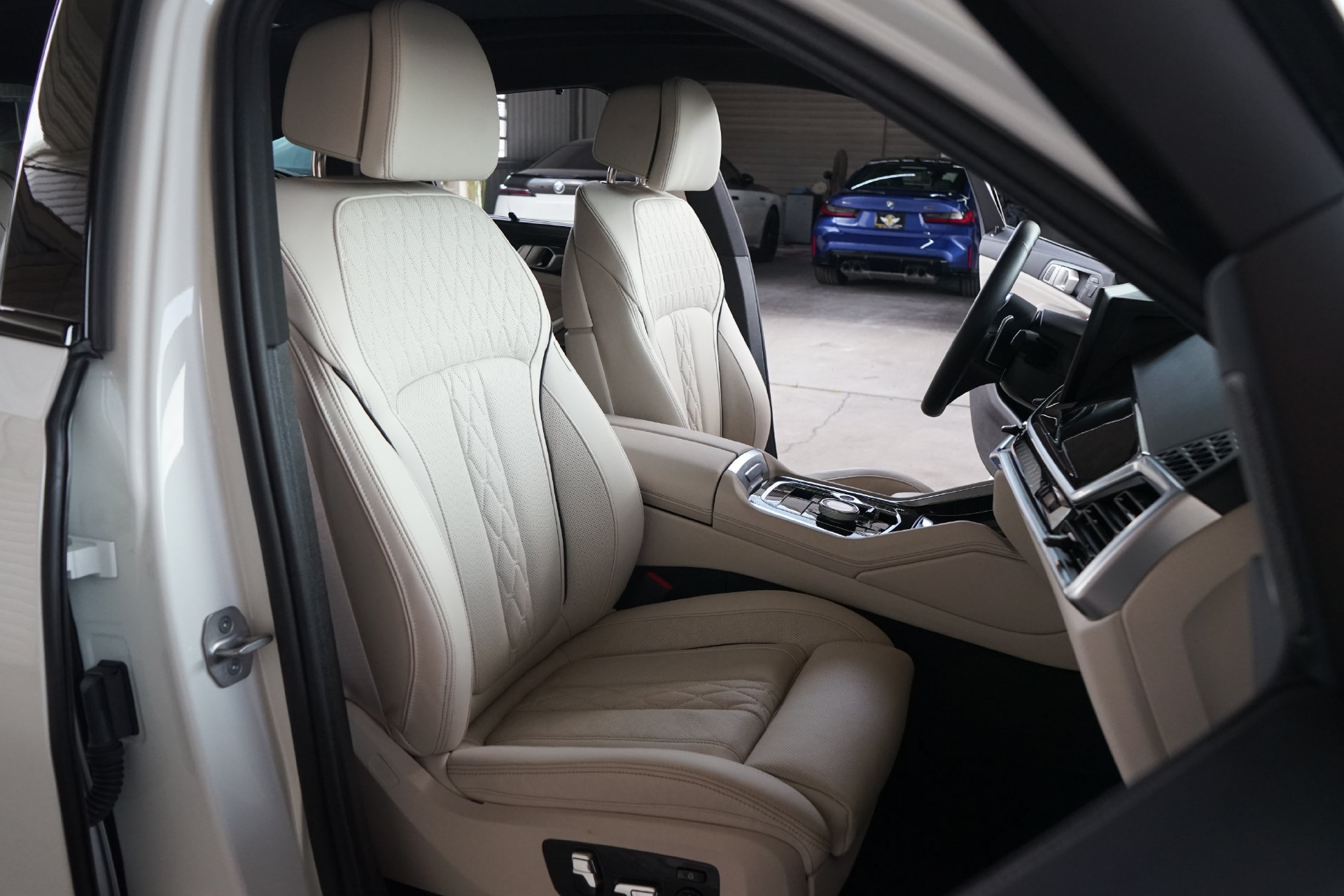 Used 2026 BMW X6 M60i AWD/4WD image 4