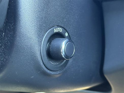 Used 2020 Jaguar F-PACE S image 31