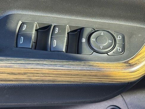 Used 2017 GMC Acadia Denali w/ Technology Package image 12