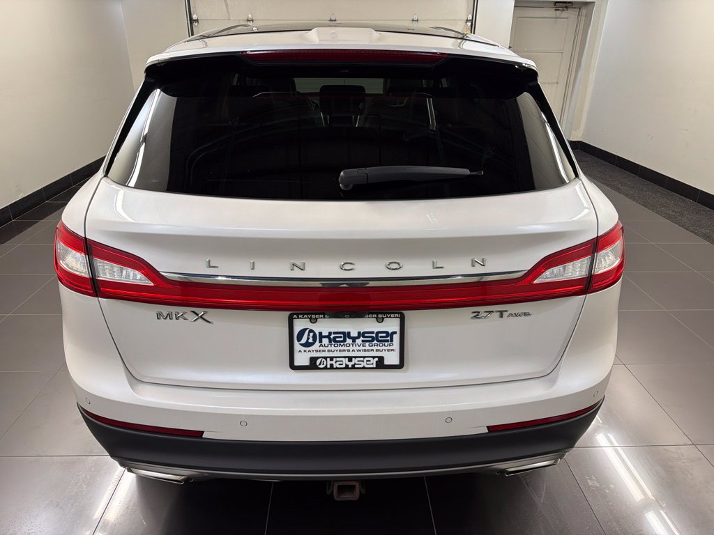Used 2017 Lincoln MKX Reserve w/ Driver Assistance Package AWD/4WD image 5