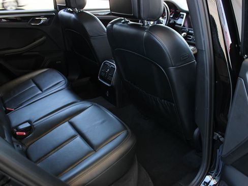 Used 2021 Porsche Macan AWD/4WD image 19
