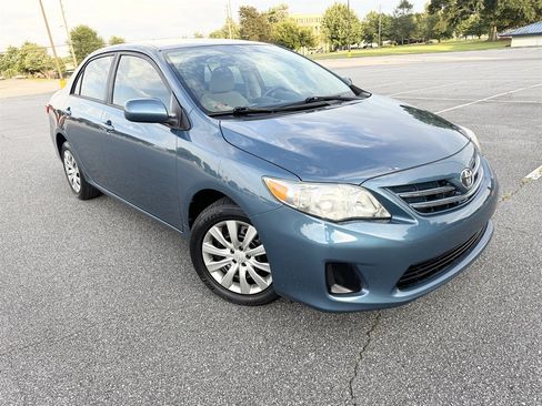 Used 2013 Toyota Corolla LE FWD image 31