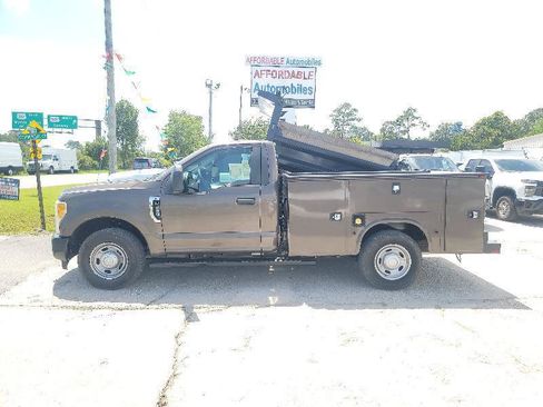 Used 2017 Ford F250 XL RWD image 4