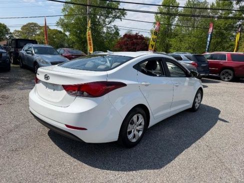 Used 2016 Hyundai Elantra SE FWD image 5