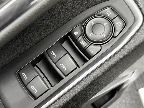 Used 2024 Chevrolet Silverado 2500 High Country image 25