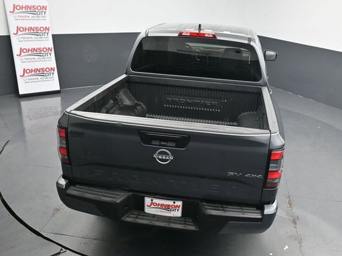 Used 2023 Nissan Frontier SV image 34