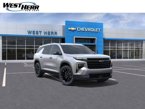 Used 2026 Chevrolet Traverse LT w/ Midnight/Sport Edition AWD/4WD image 1