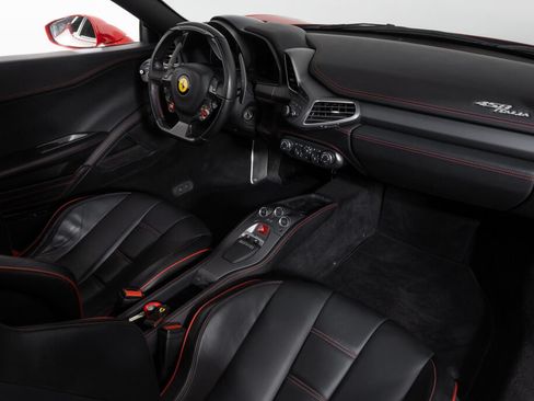Used 2013 Ferrari 458 Italia Coupe RWD image 40